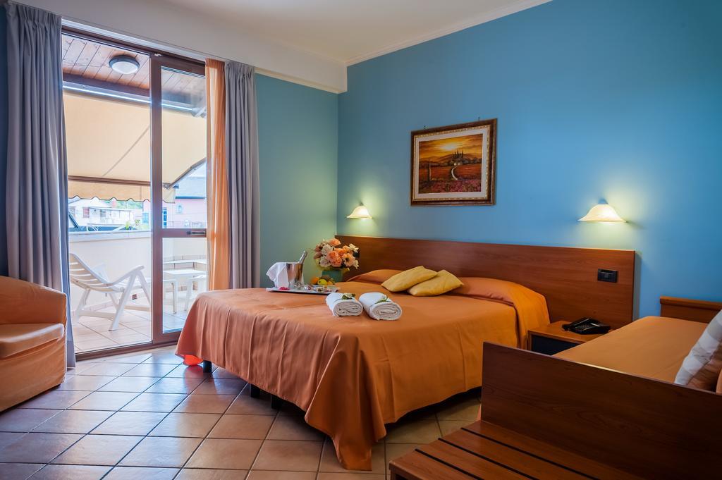 Hotel Bacco Ascea Exterior photo
